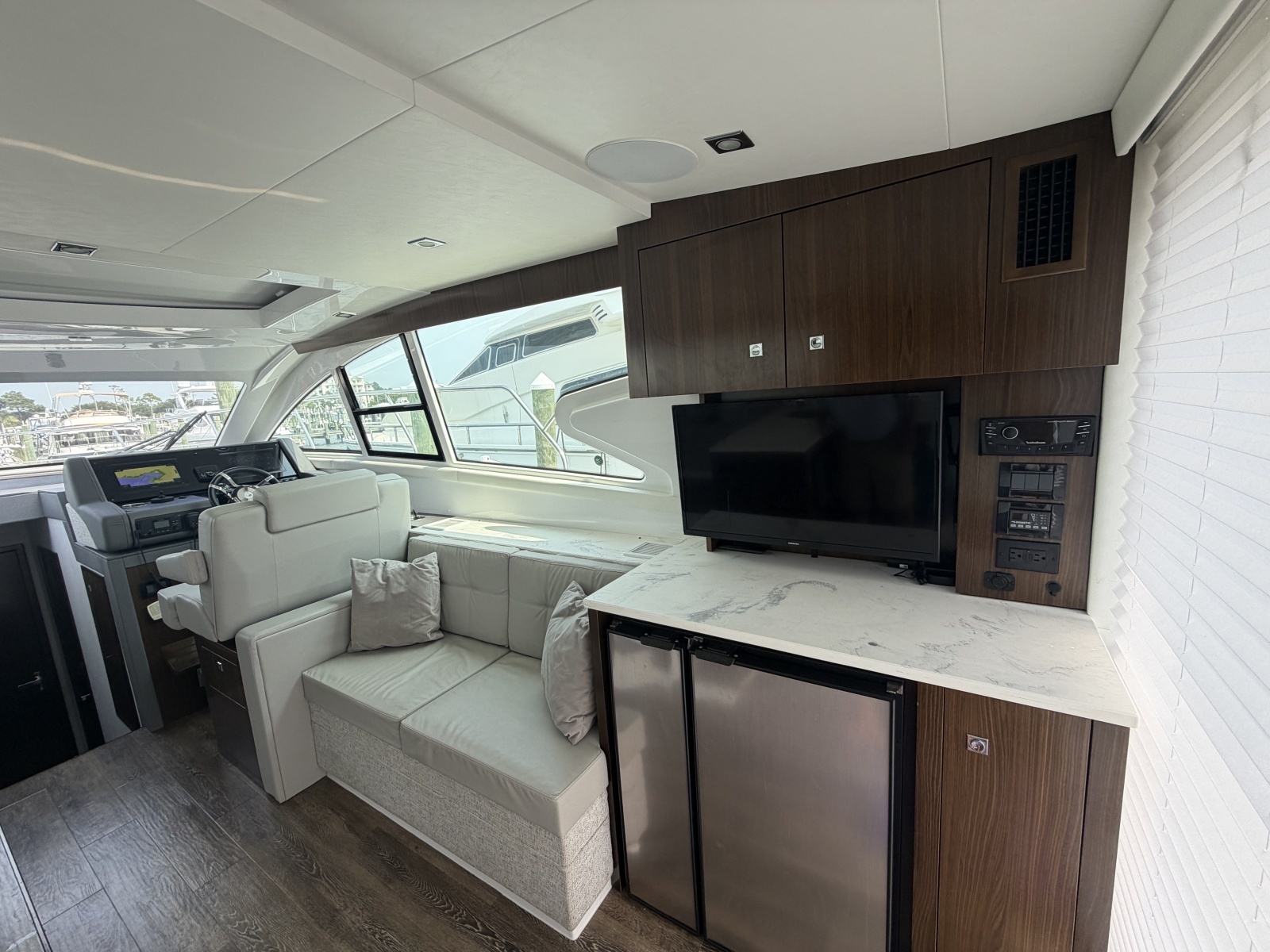 2022 Cruisers 46 Cantius