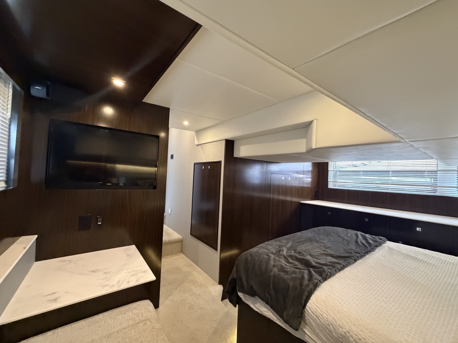 2022 Cruisers 46 Cantius
