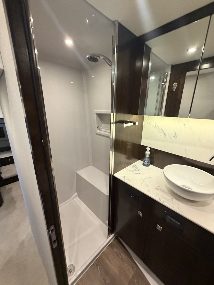 2022 Cruisers 46 Cantius
