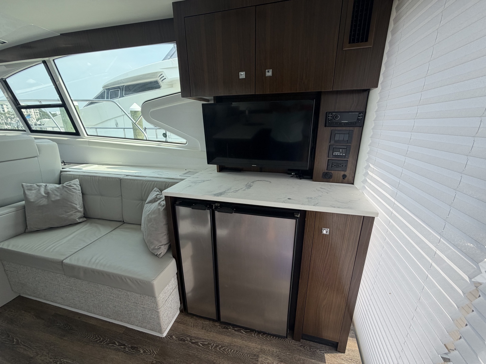2022 Cruisers 46 Cantius