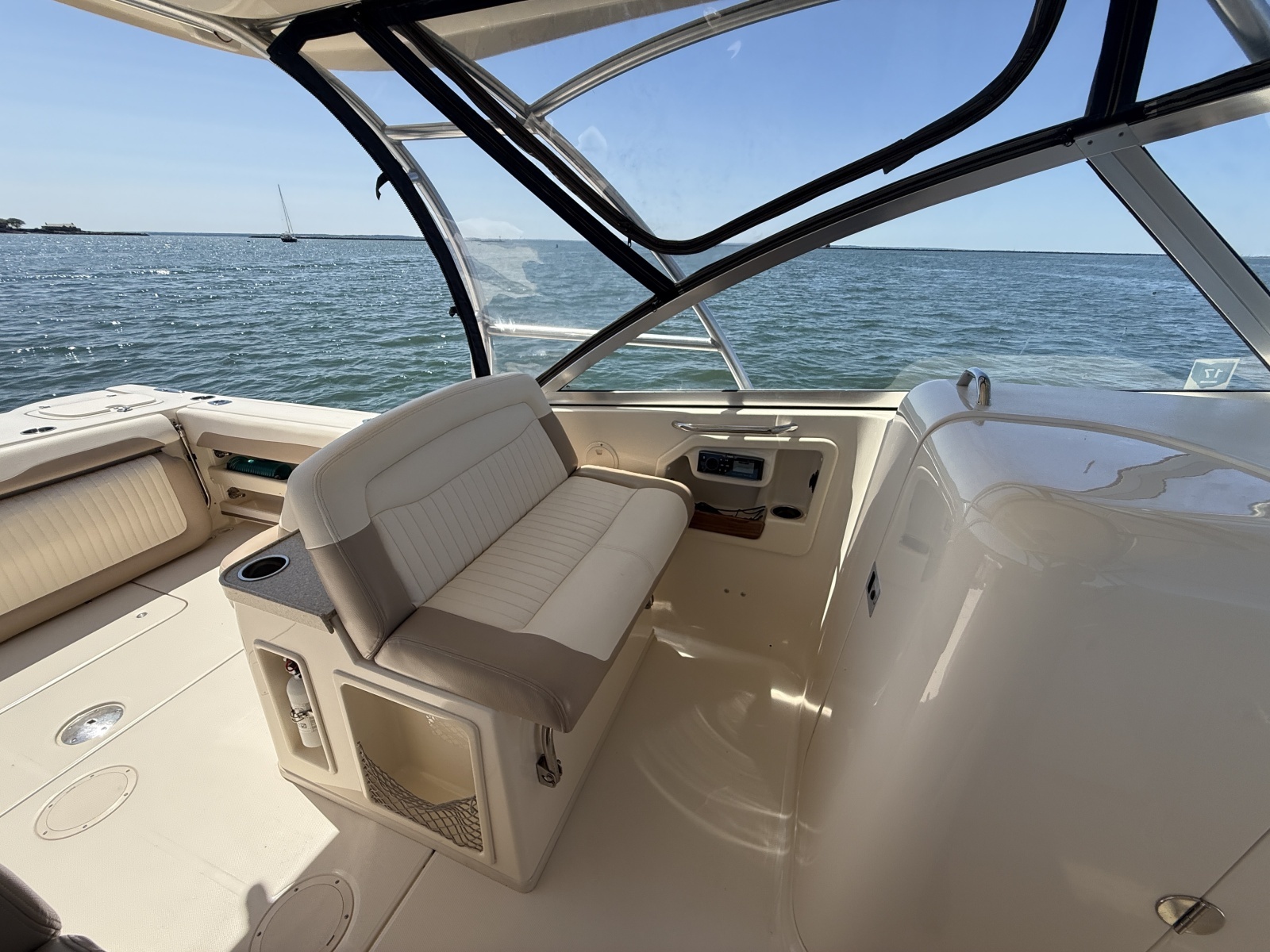 2014 Grady-White 307 Freedom
