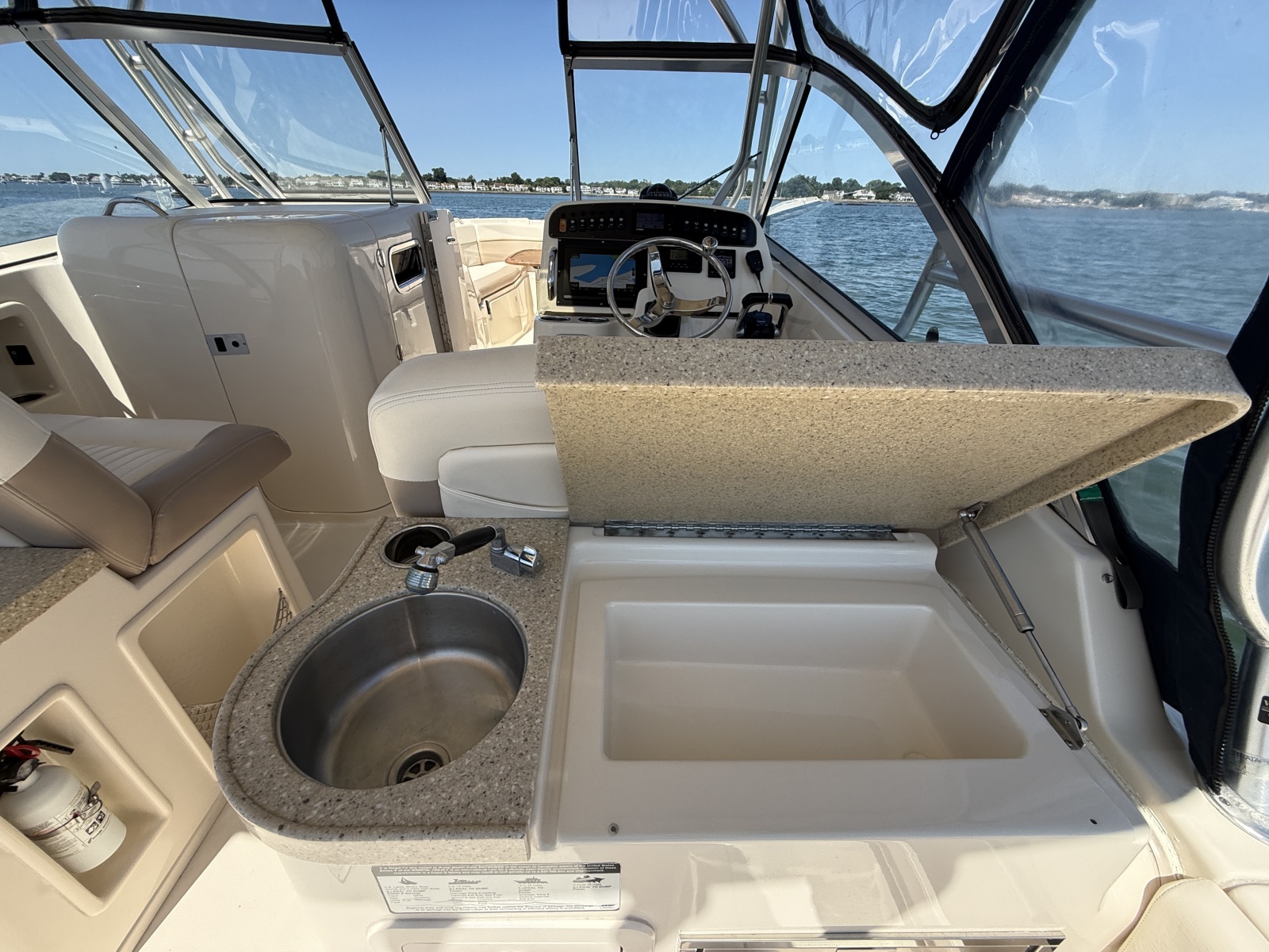 2014 Grady-White 307 Freedom