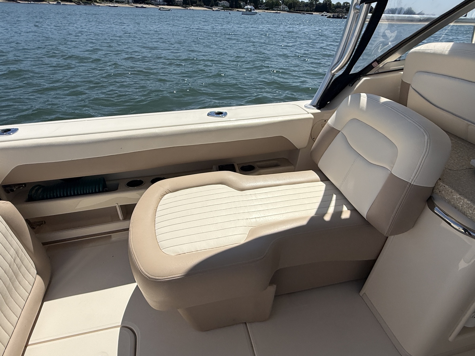 2014 Grady-White 307 Freedom