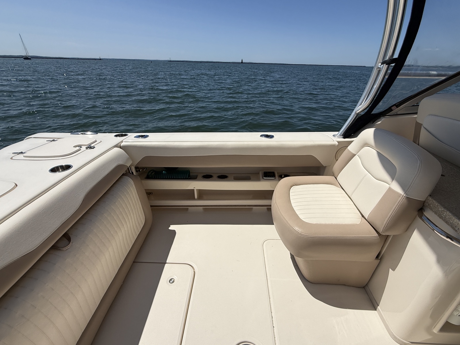 2014 Grady-White 307 Freedom