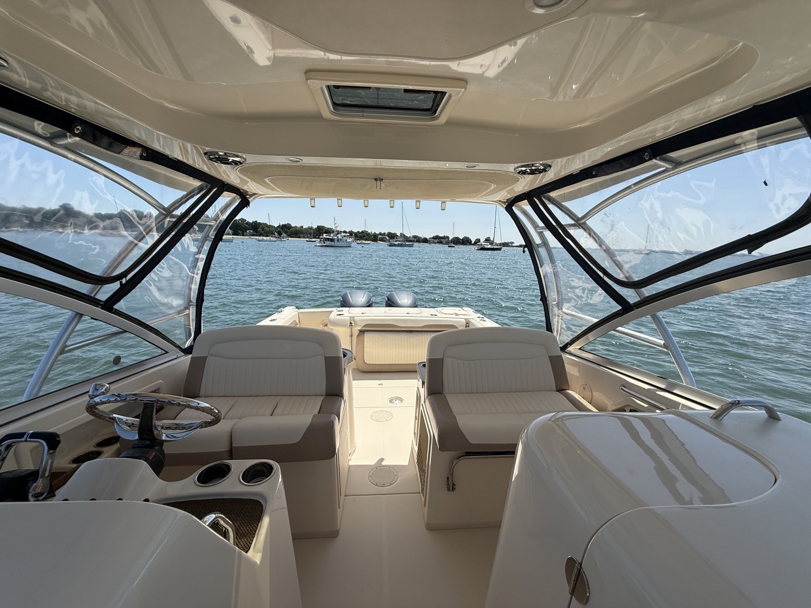 2014 Grady-White 307 Freedom