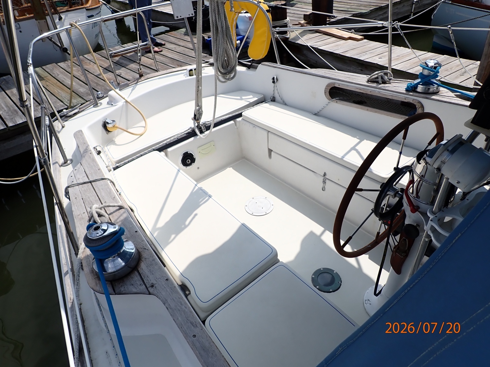 35' Pearson cockpit2