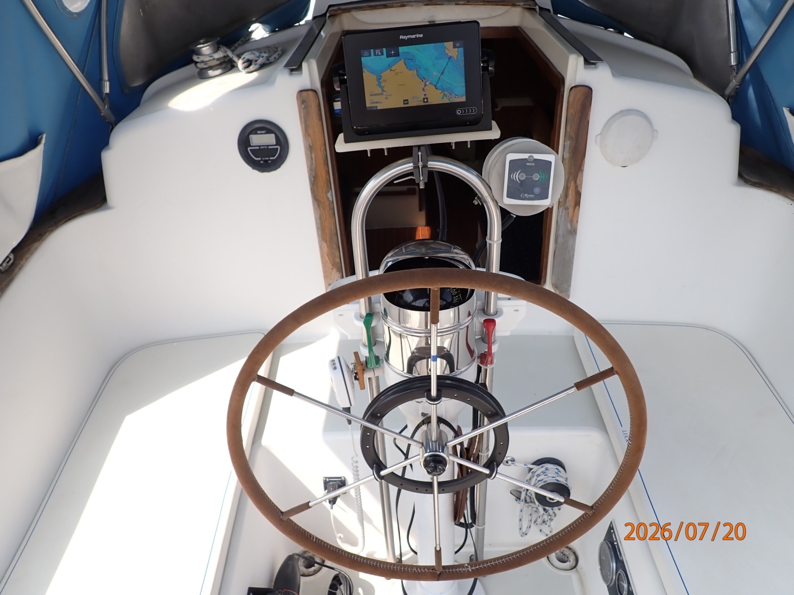 35' Pearson cockpit helm