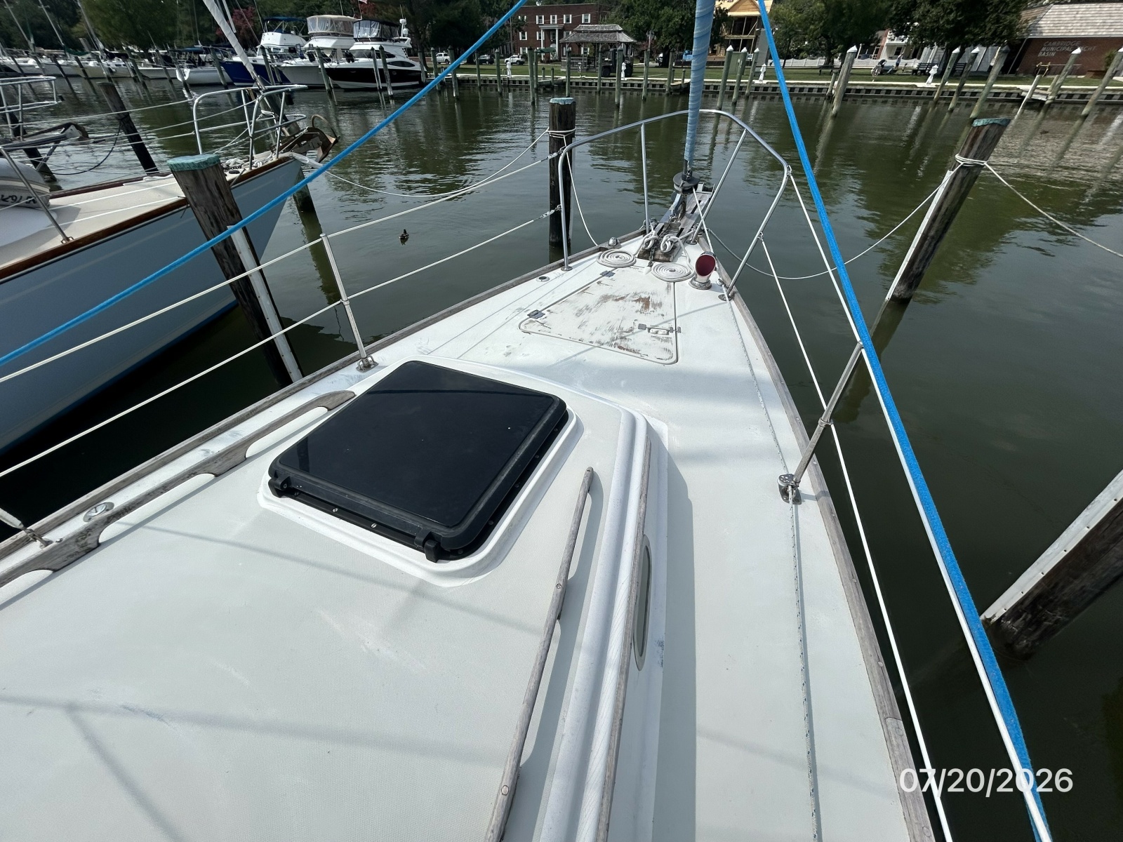 35' Pearson foredeck3