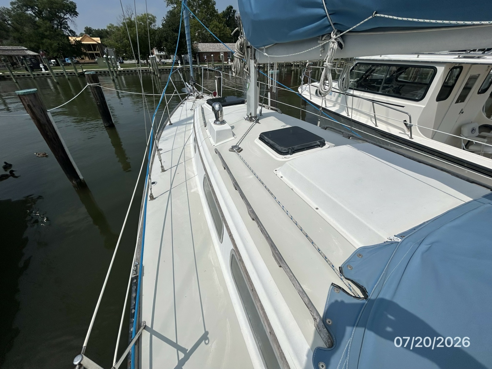 35' Pearson foredeck2