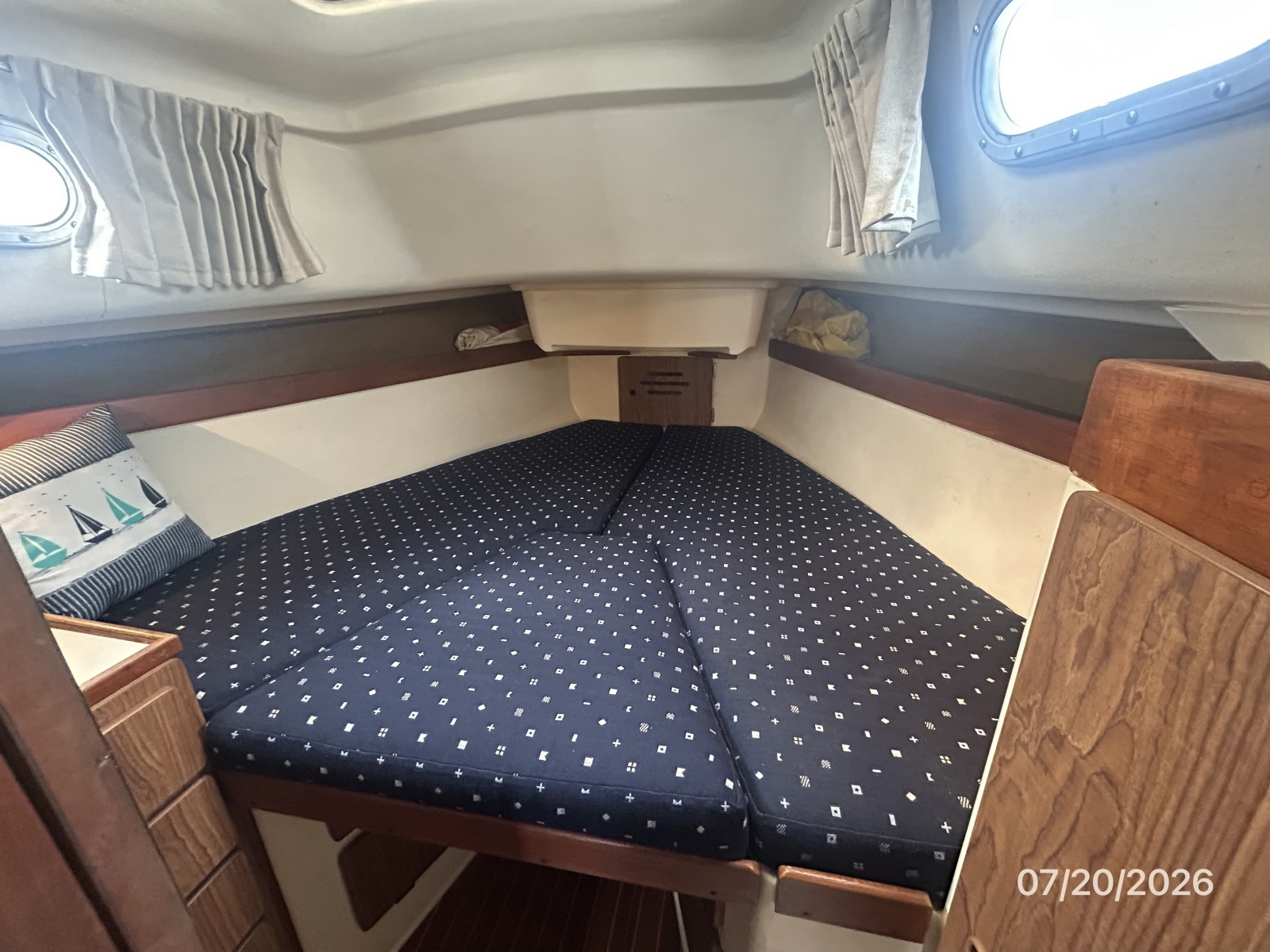 35' Pearson stateroom2