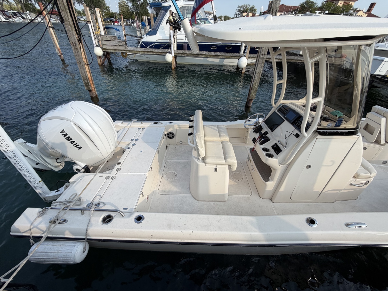 2022 Grady-White 251 Coastal Explorer