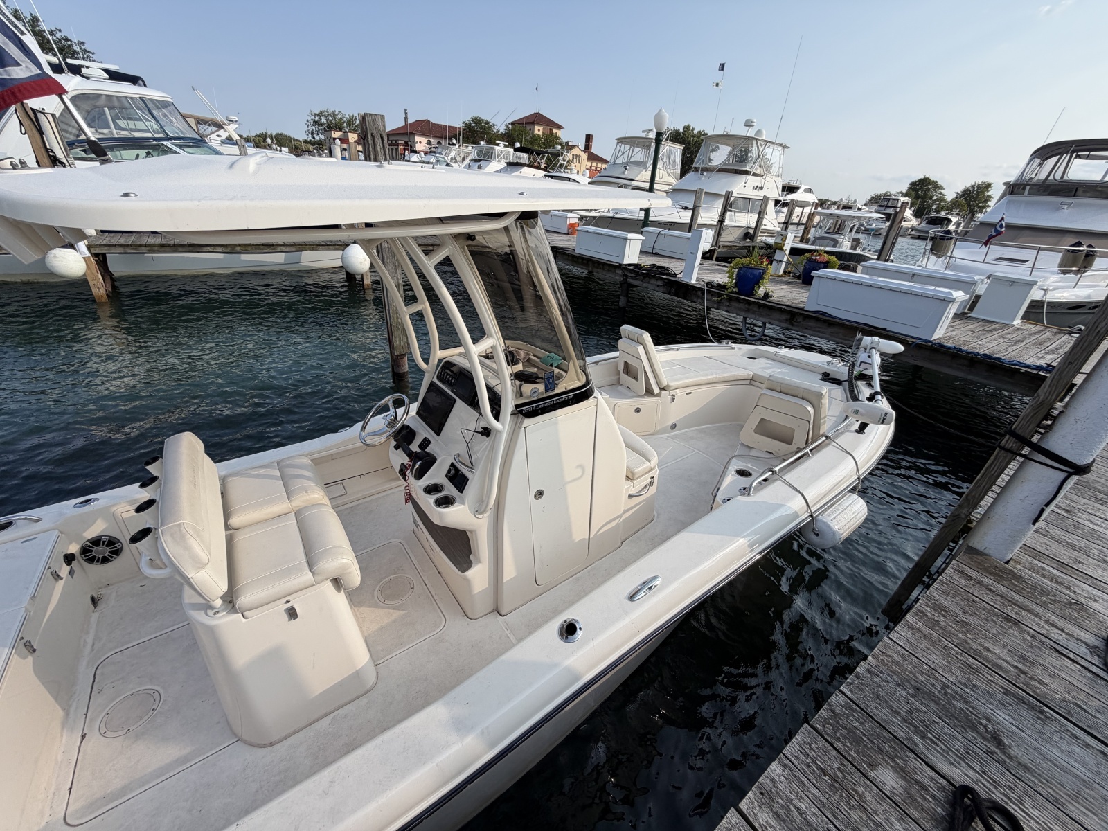 2022 Grady-White 251 Coastal Explorer