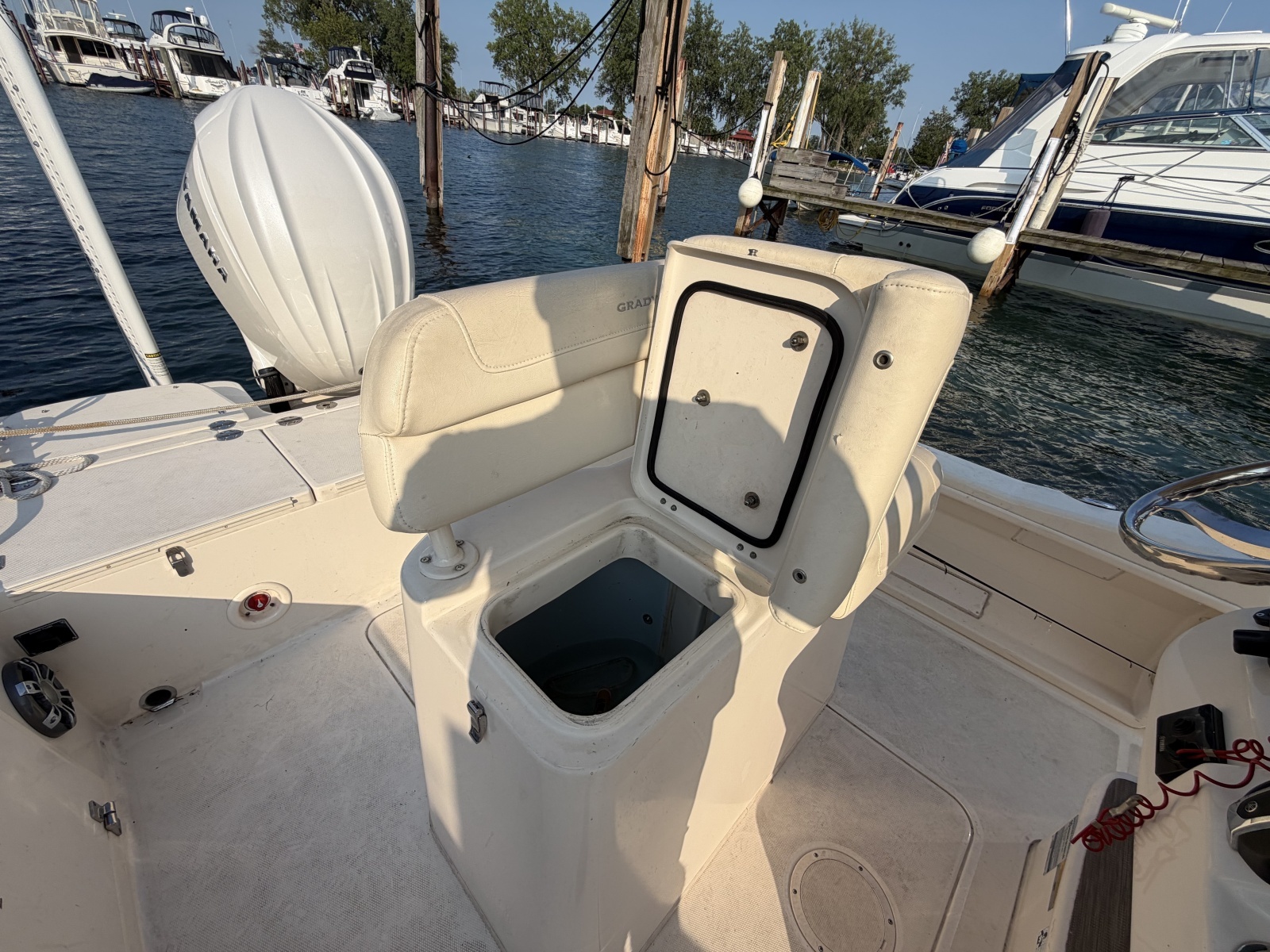 2022 Grady-White 251 Coastal Explorer