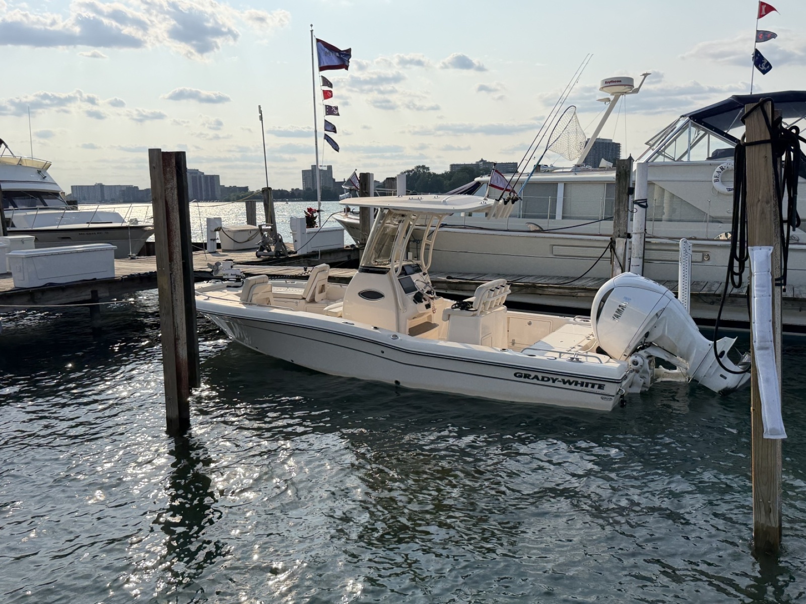 2022 Grady-White 251 Coastal Explorer