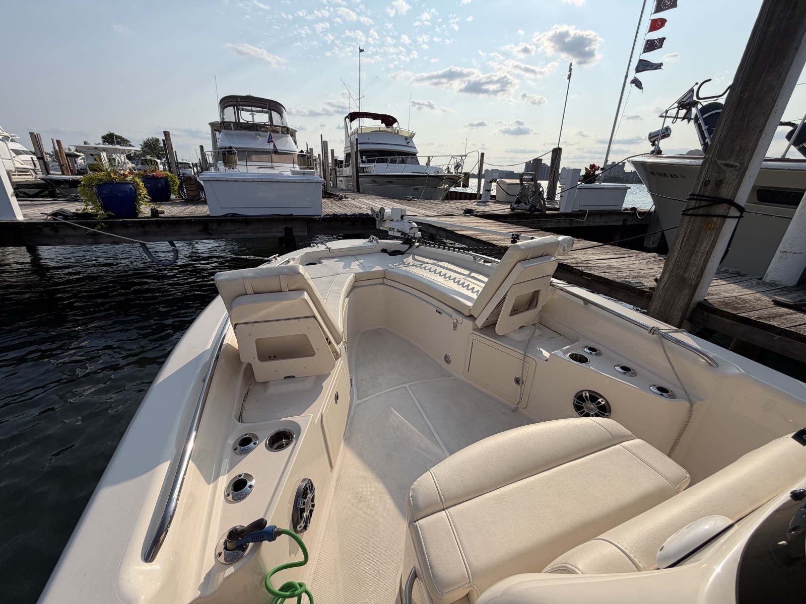 2022 Grady-White 251 Coastal Explorer