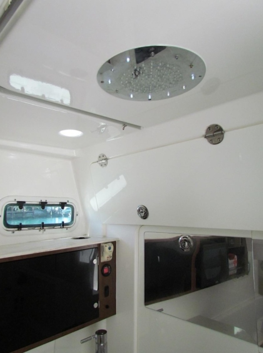 2016 Everglades 435 Center Console