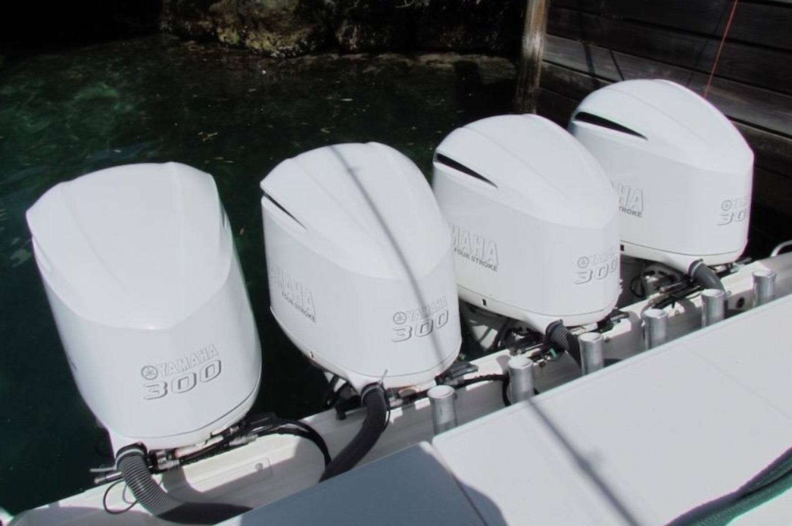 2016 Everglades 435 Center Console
