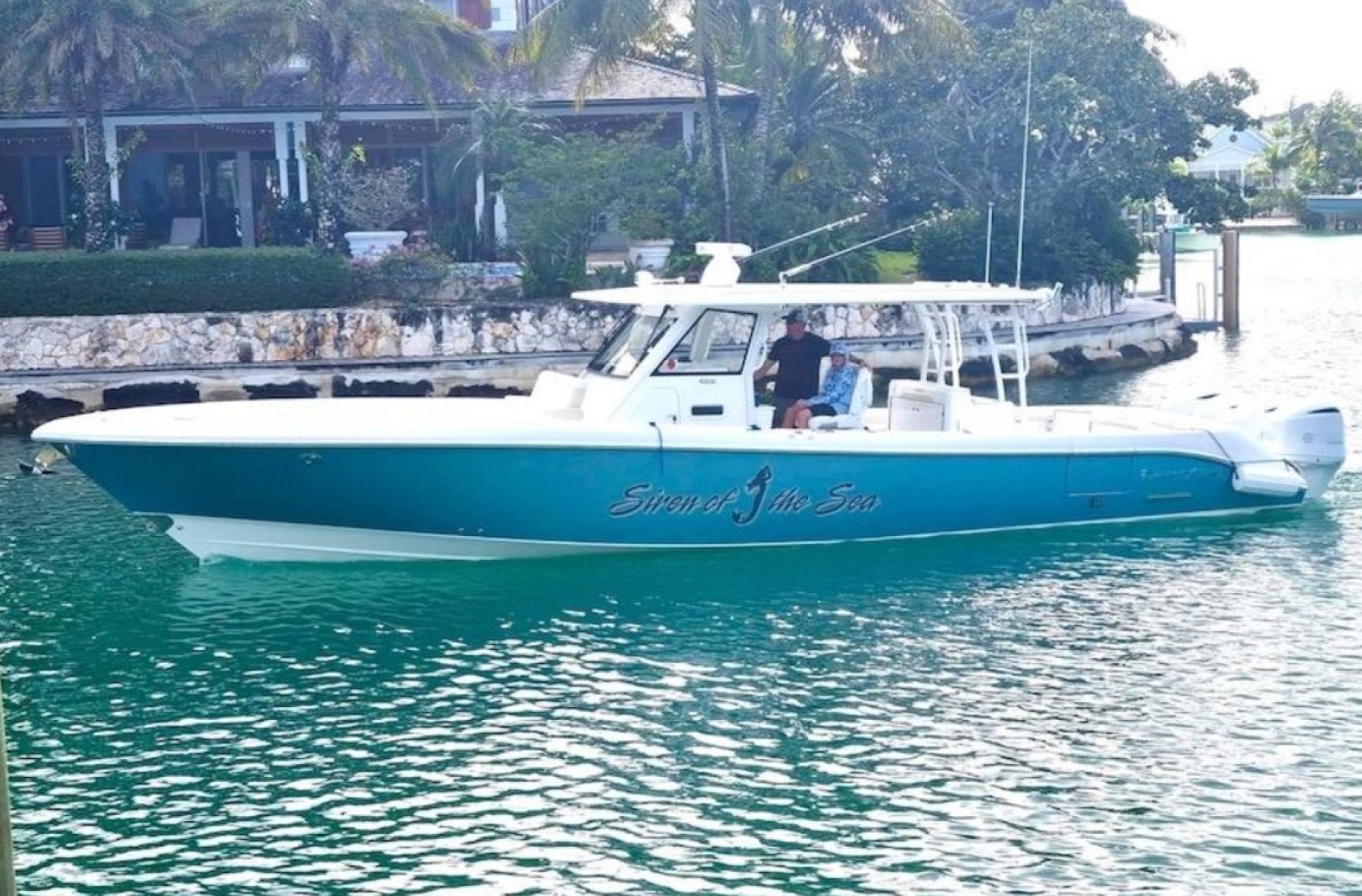 2016 Everglades 435 Center Console