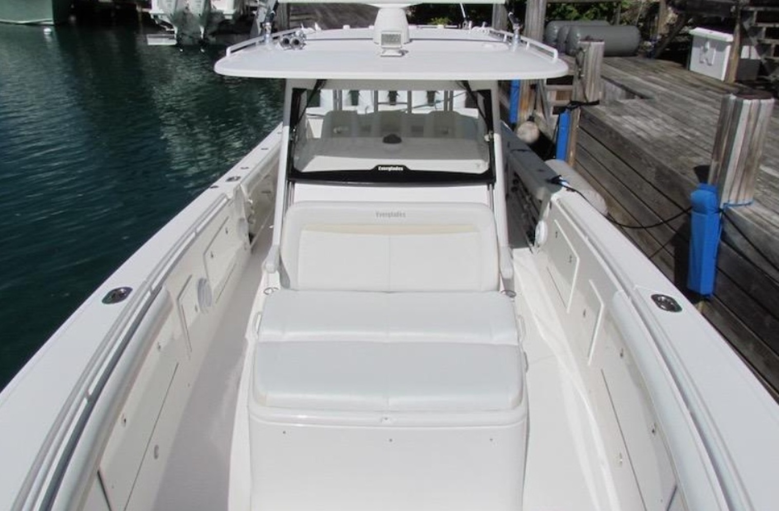2016 Everglades 435 Center Console