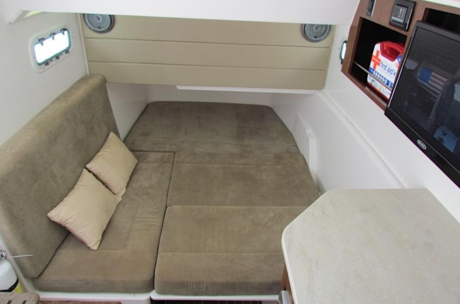 2016 Everglades 435 Center Console