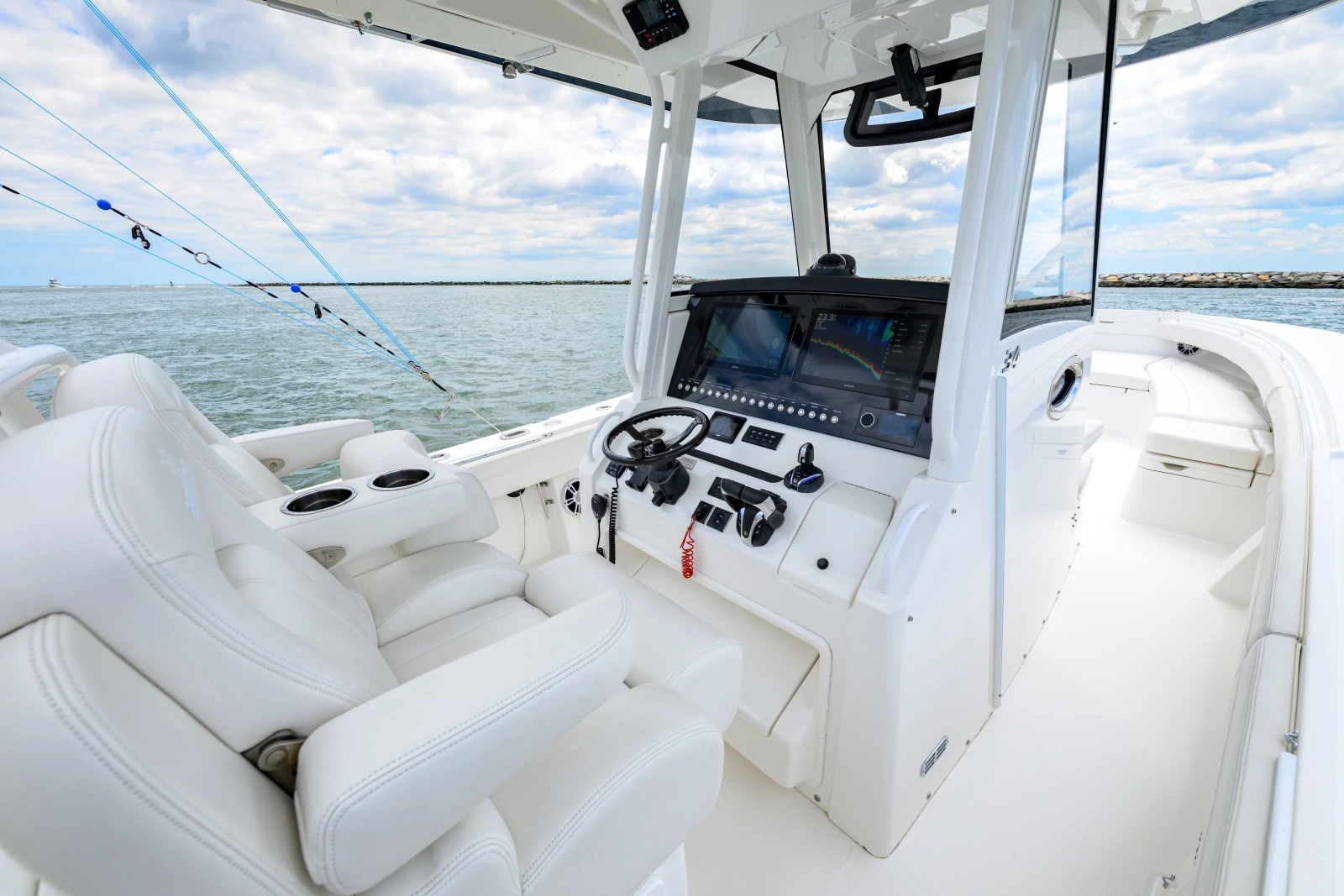 2022 Regulator 34 CC