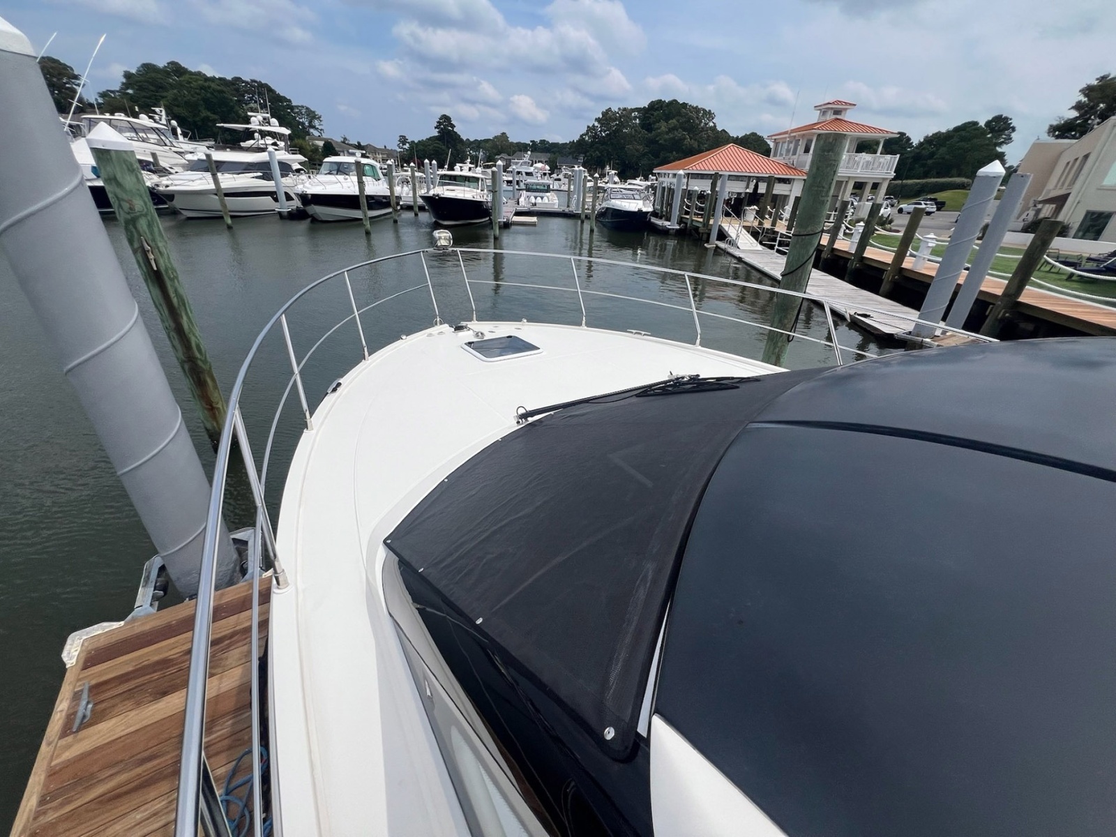 2019 Carver C37