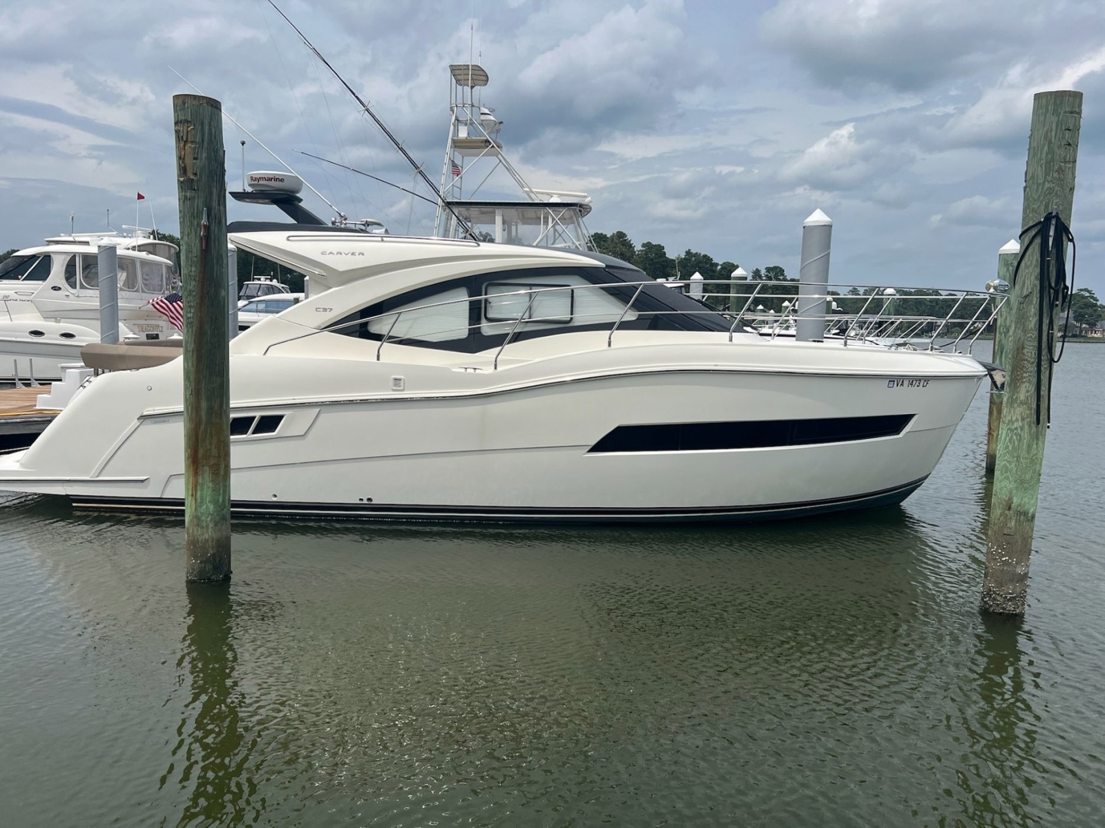 2019 Carver C37