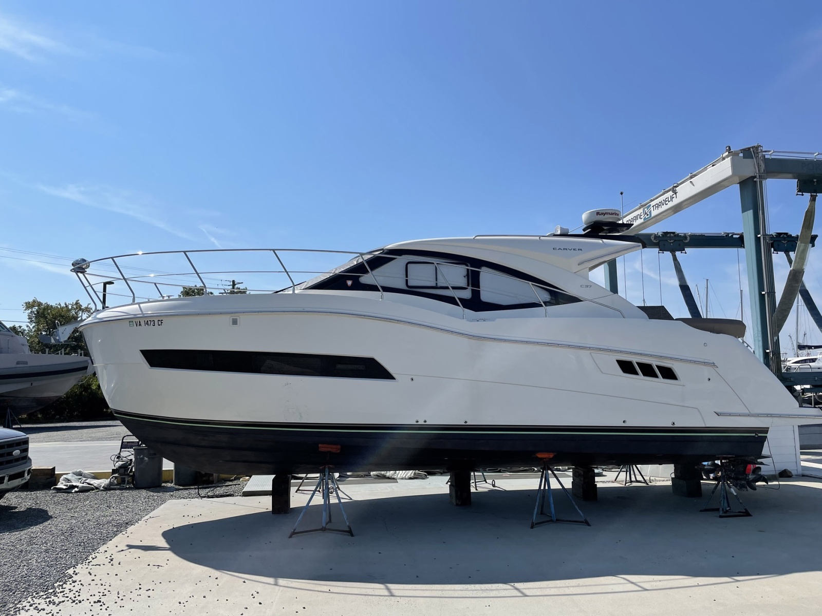 2019 Carver C37