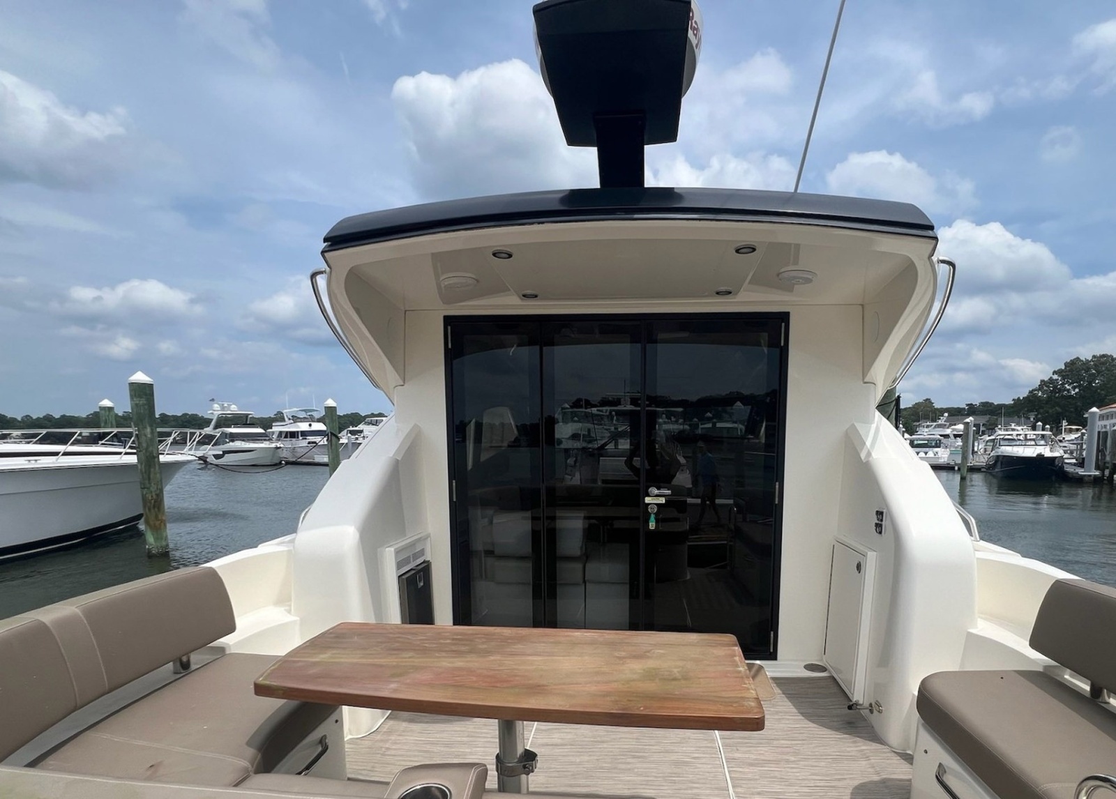 2019 Carver C37