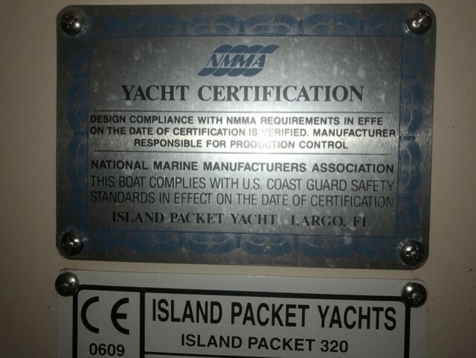 2000 Island Packet 320