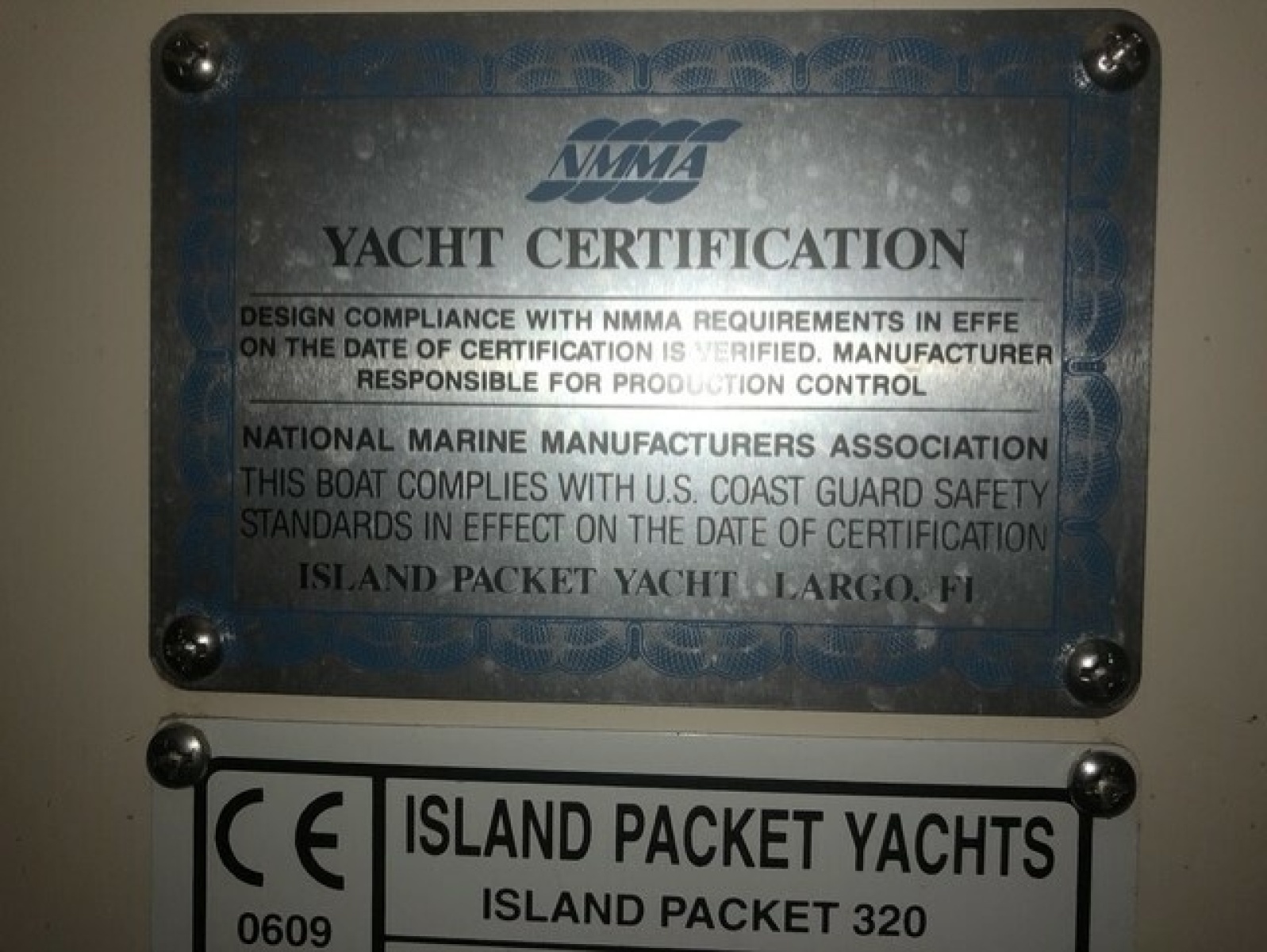 2000 Island Packet 320