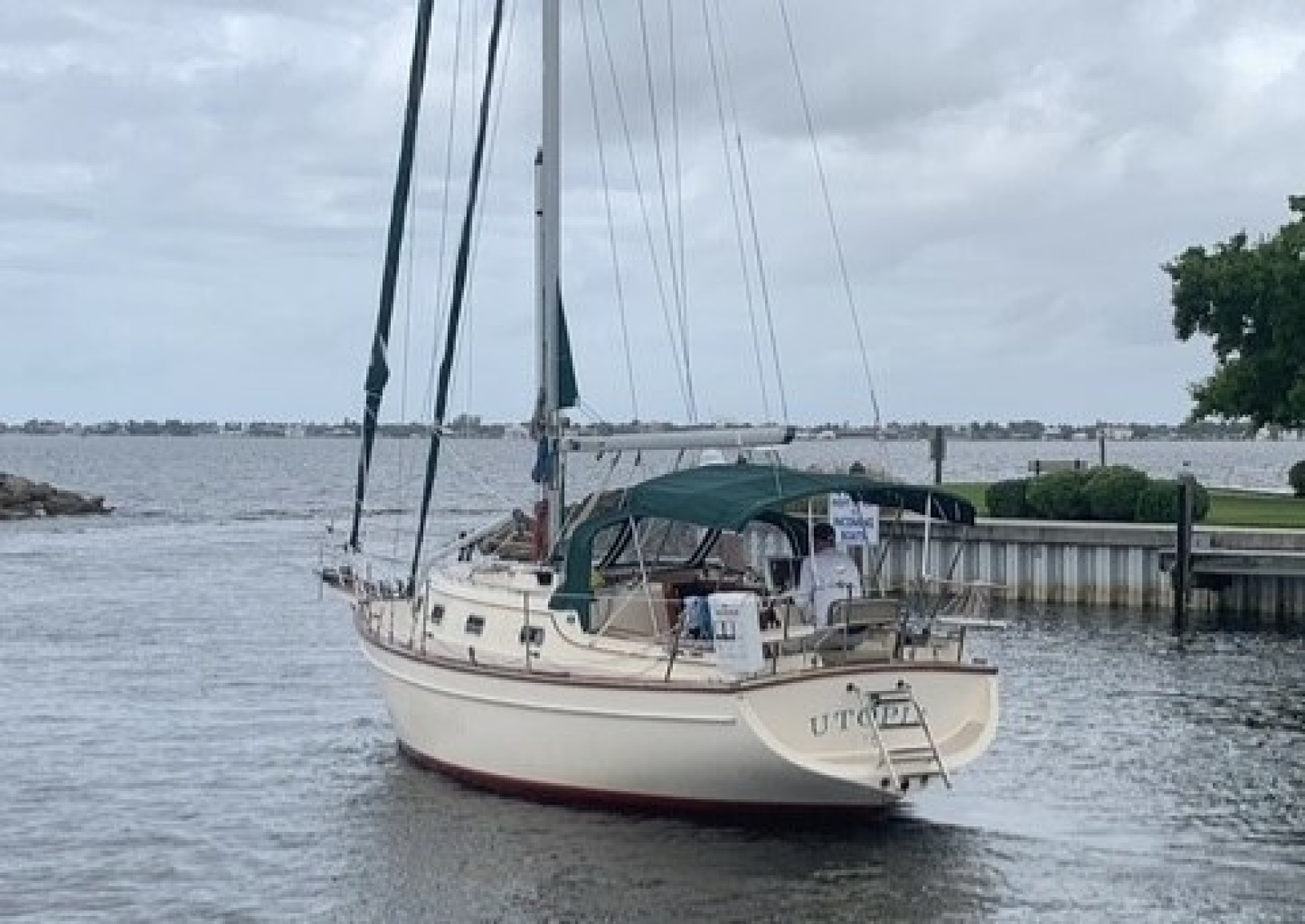 2000 Island Packet 320