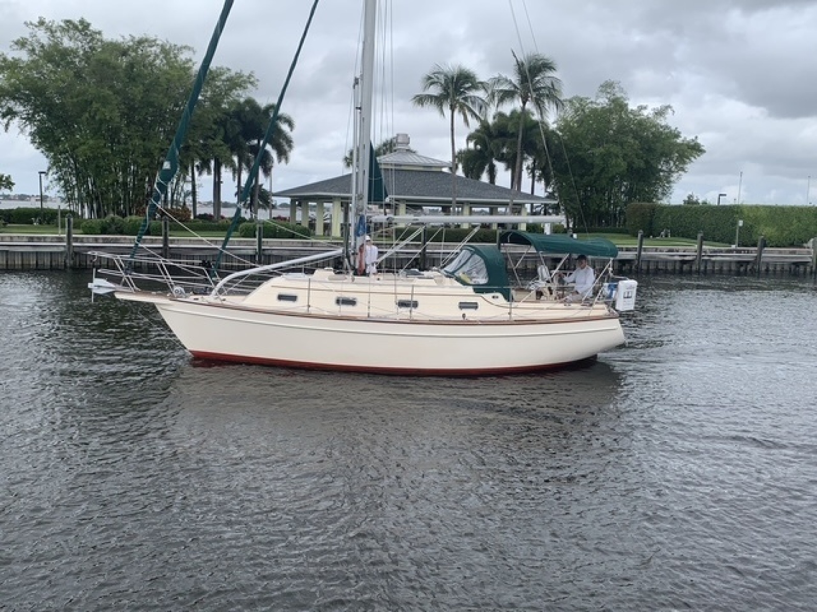 2000 Island Packet 320
