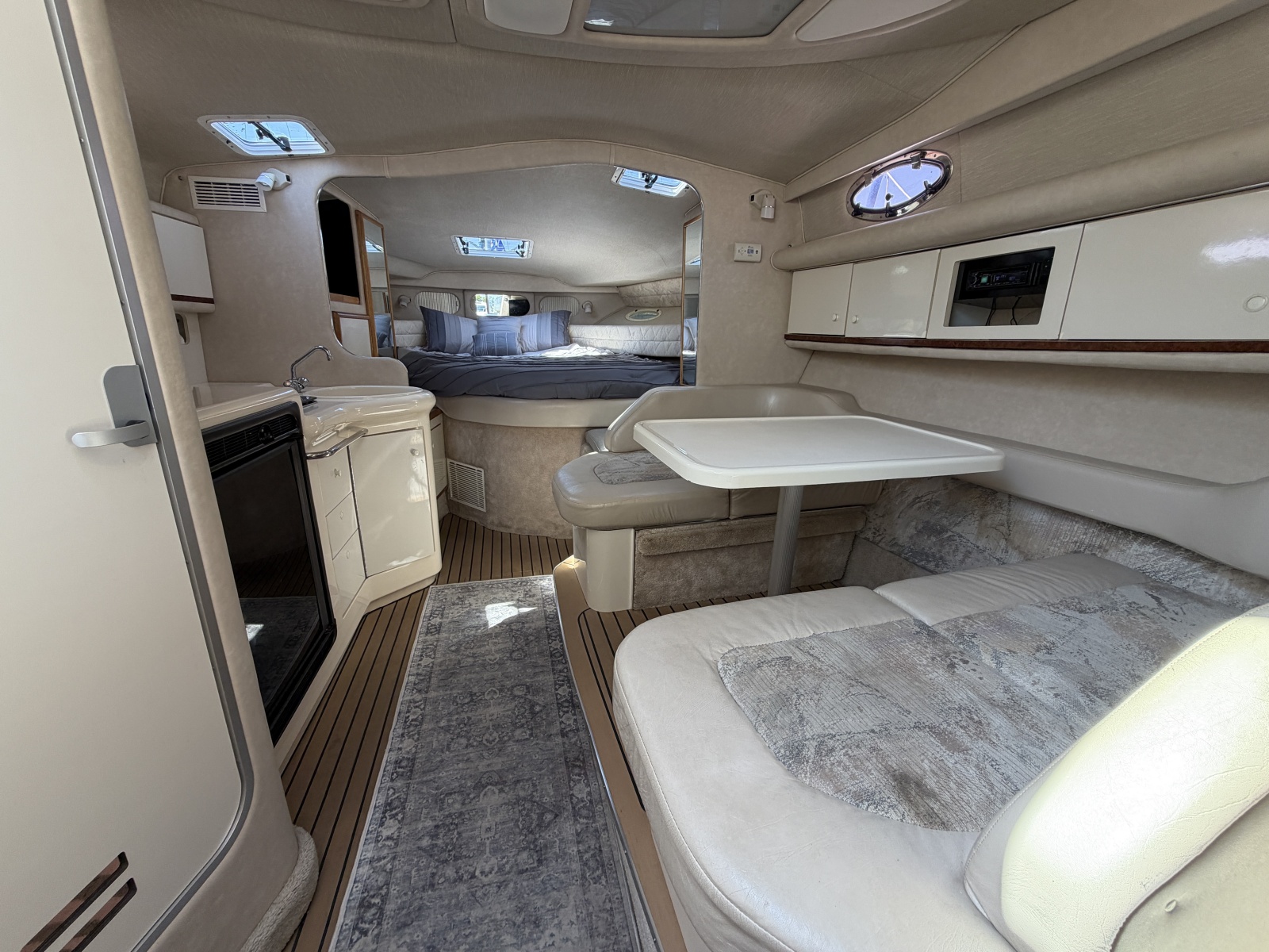 1996 Sea Ray 330 Sundancer