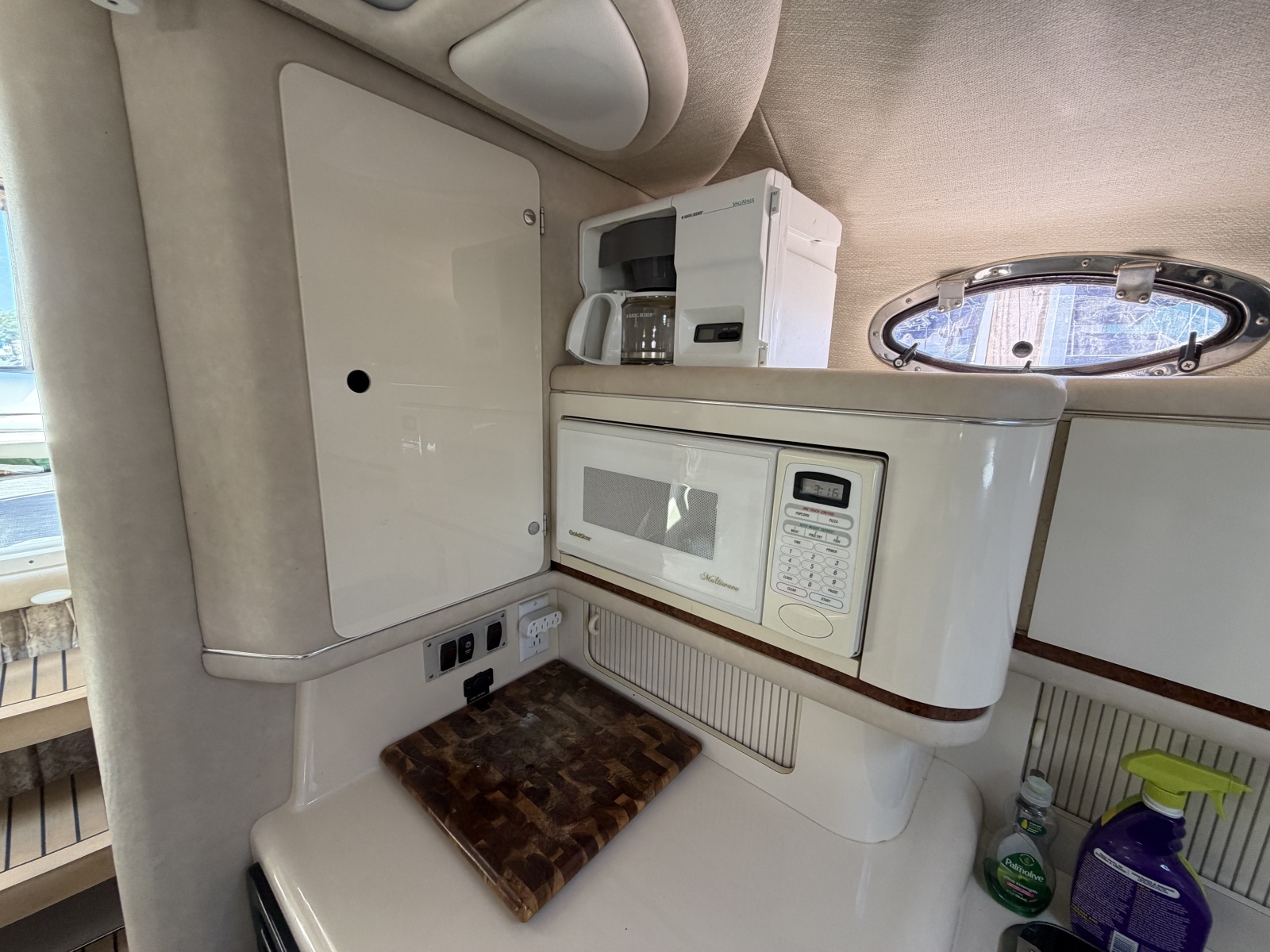 1996 Sea Ray 330 Sundancer