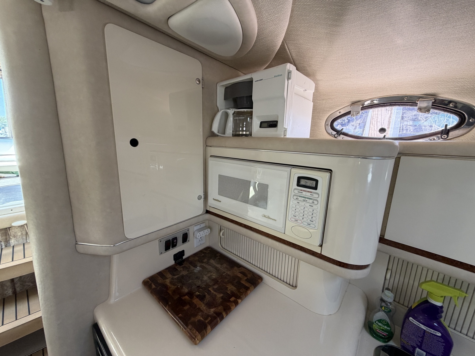 1996 Sea Ray 330 Sundancer