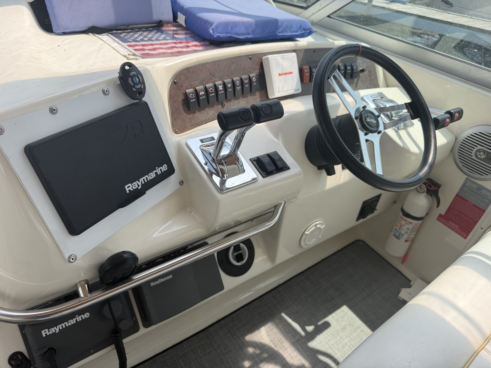 1996 Sea Ray 330 Sundancer