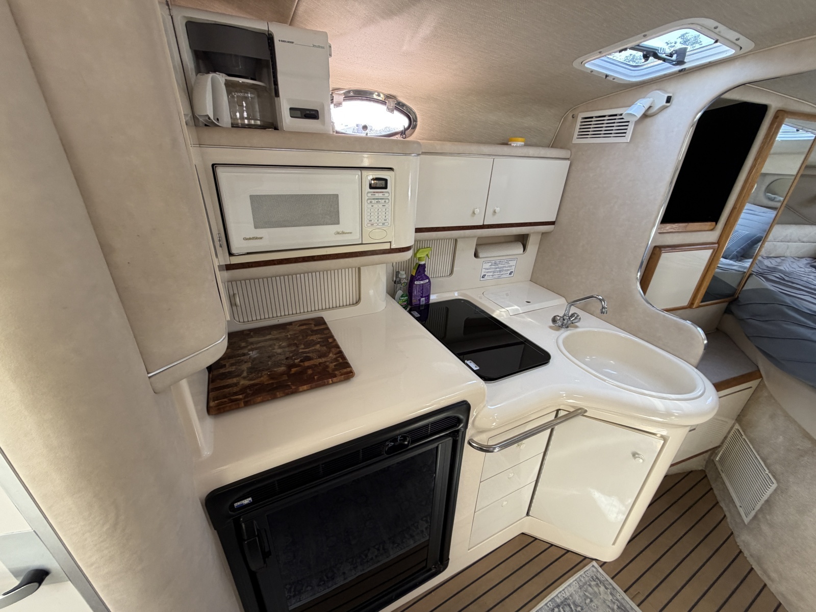 1996 Sea Ray 330 Sundancer