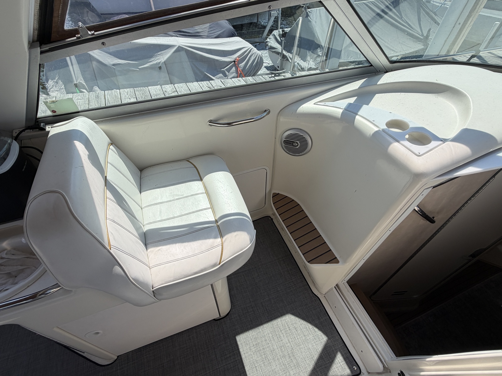 1996 Sea Ray 330 Sundancer