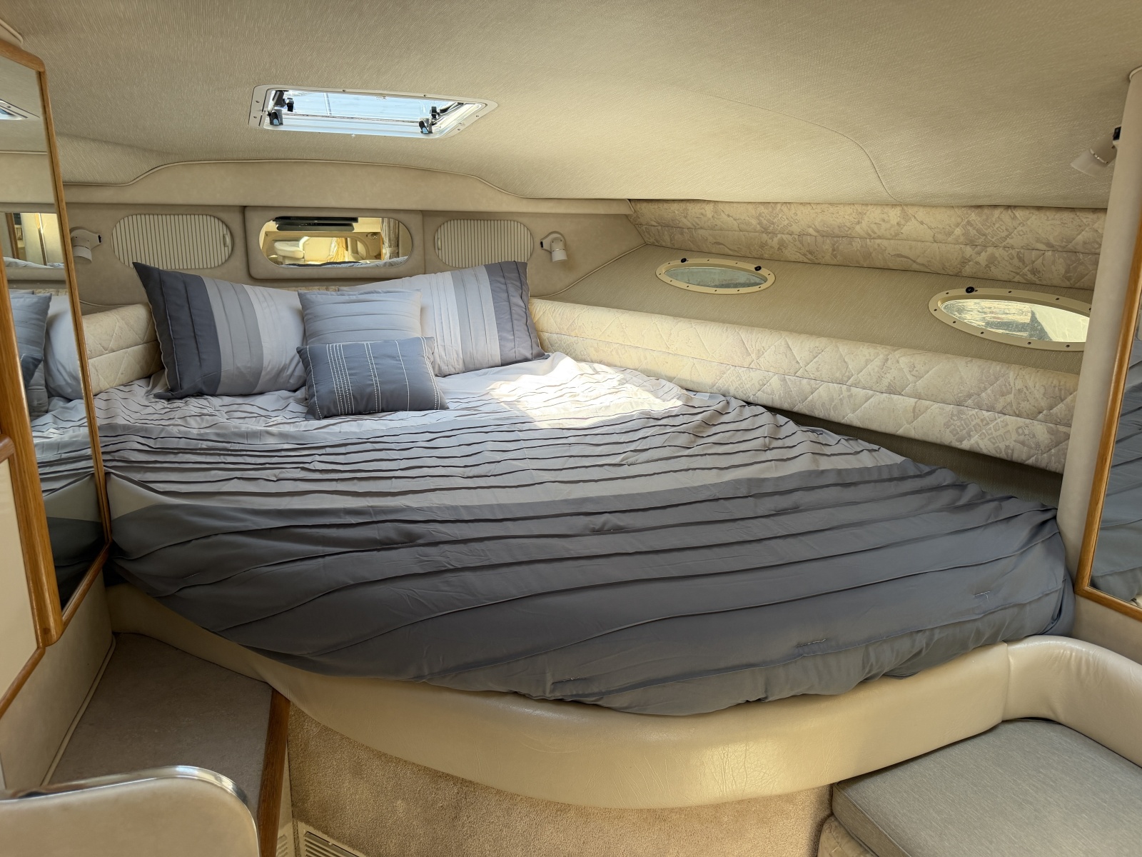 1996 Sea Ray 330 Sundancer