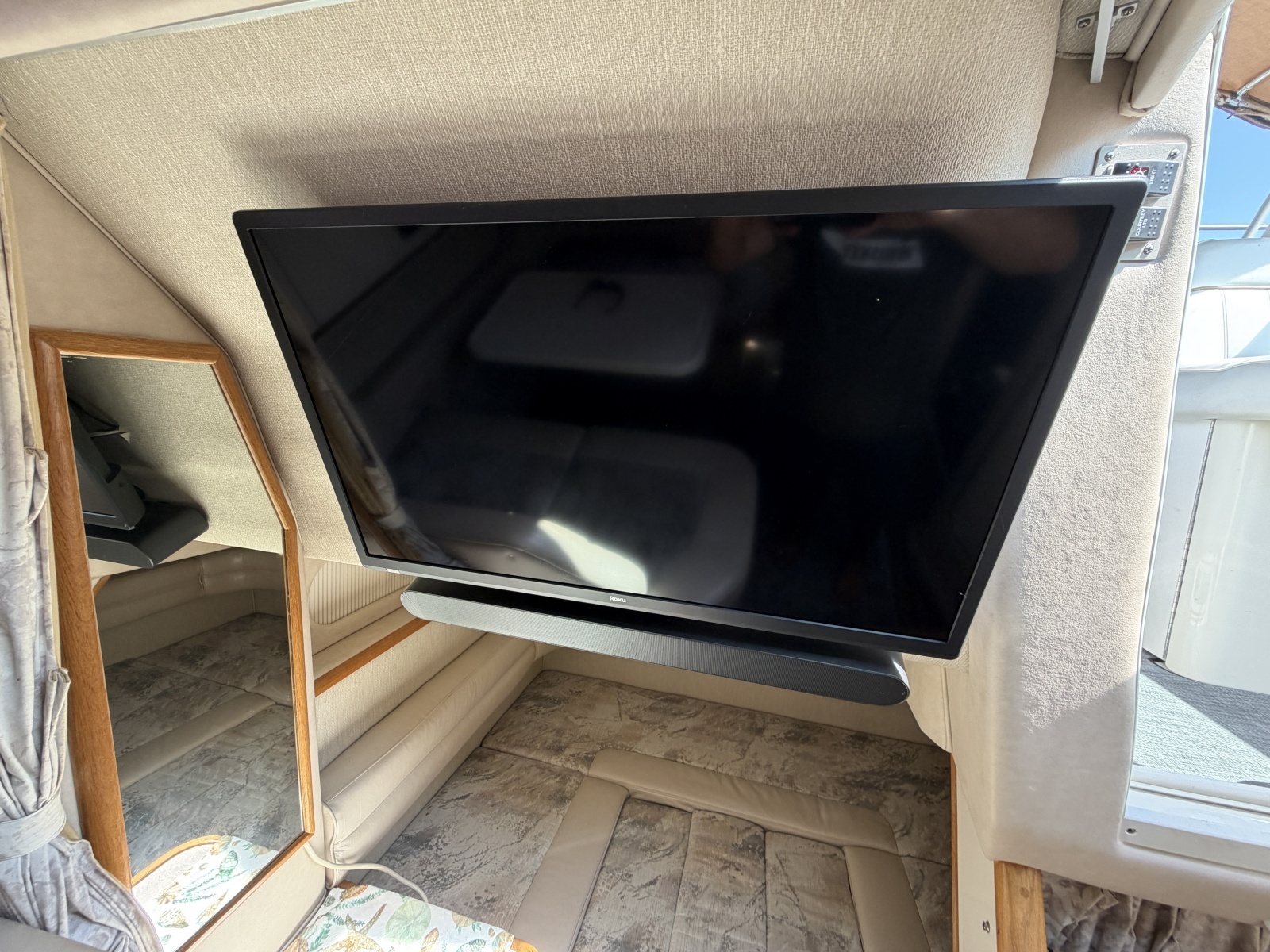 1996 Sea Ray 330 Sundancer