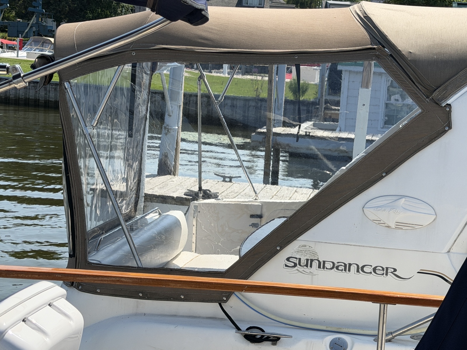 1996 Sea Ray 330 Sundancer