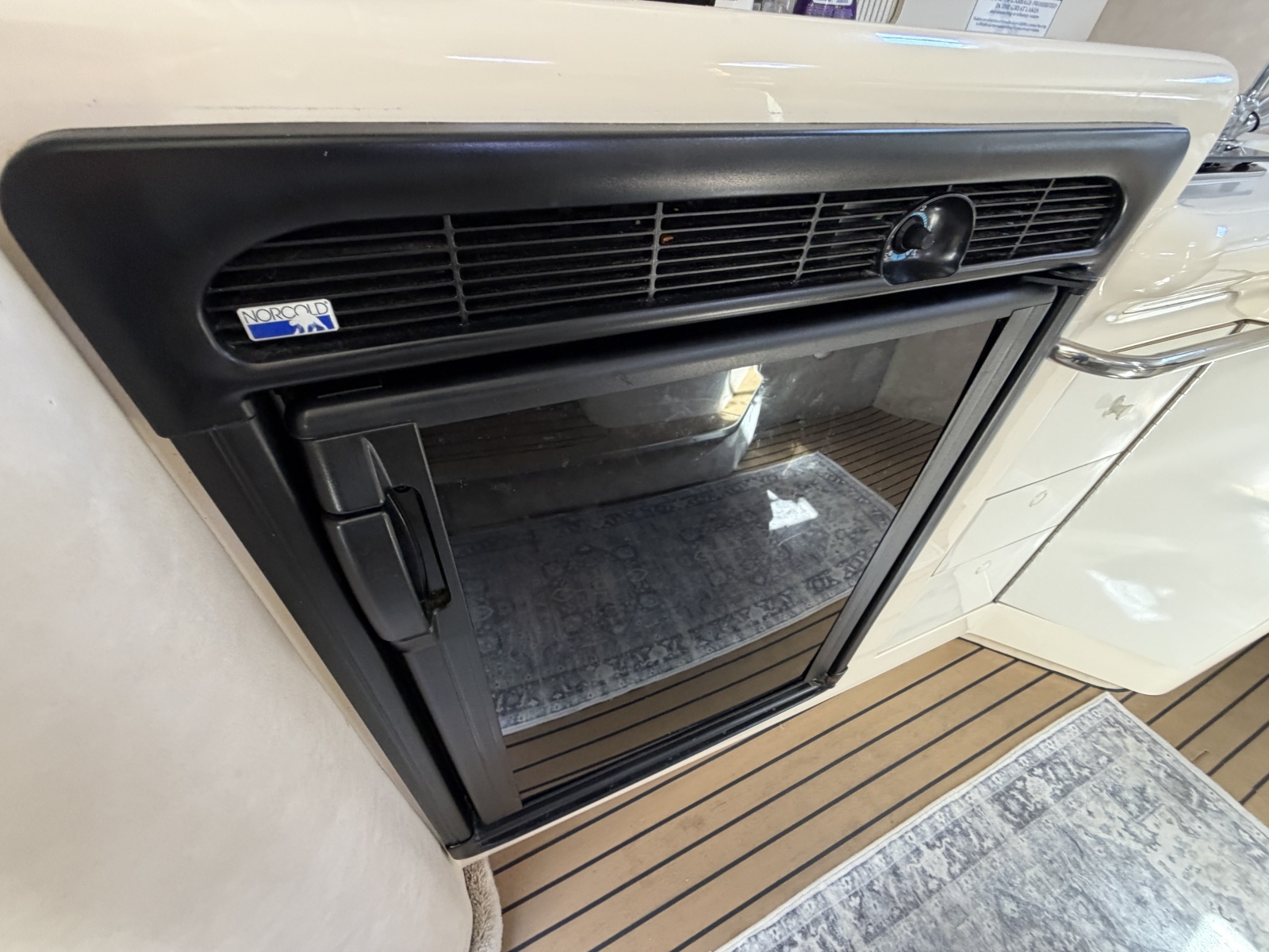 1996 Sea Ray 330 Sundancer