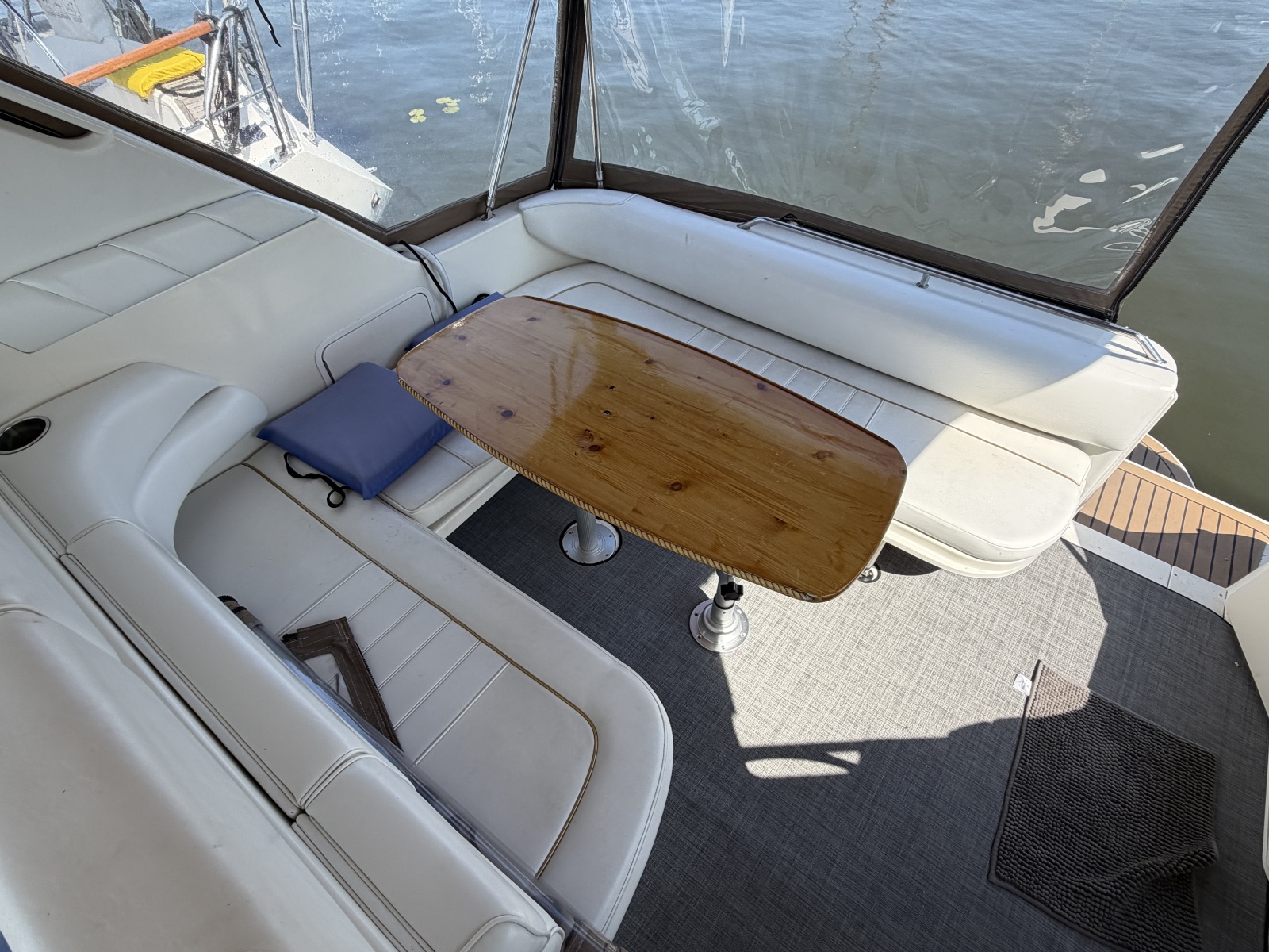 1996 Sea Ray 330 Sundancer
