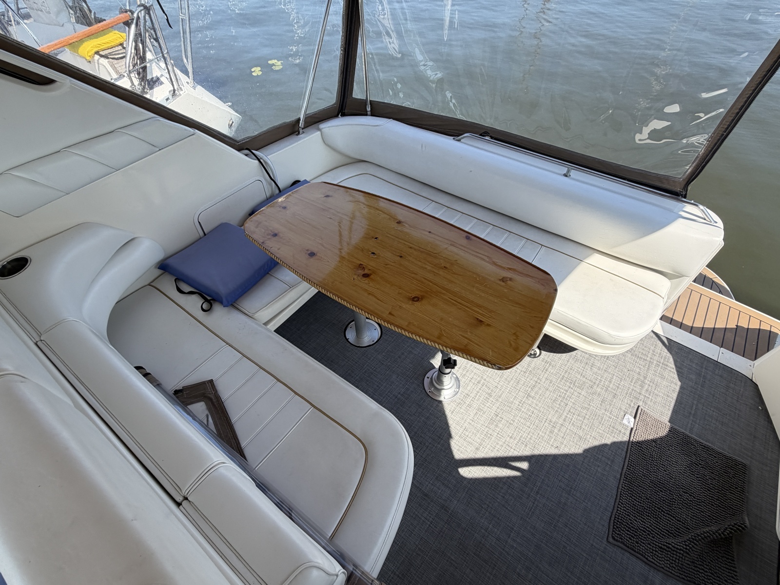 1996 Sea Ray 330 Sundancer