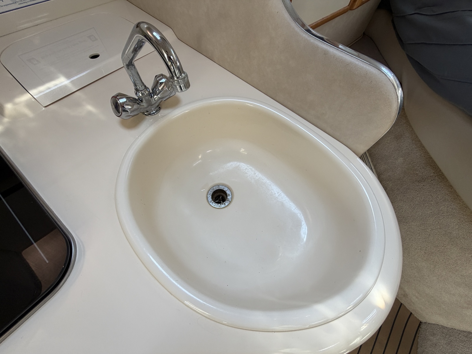 1996 Sea Ray 330 Sundancer