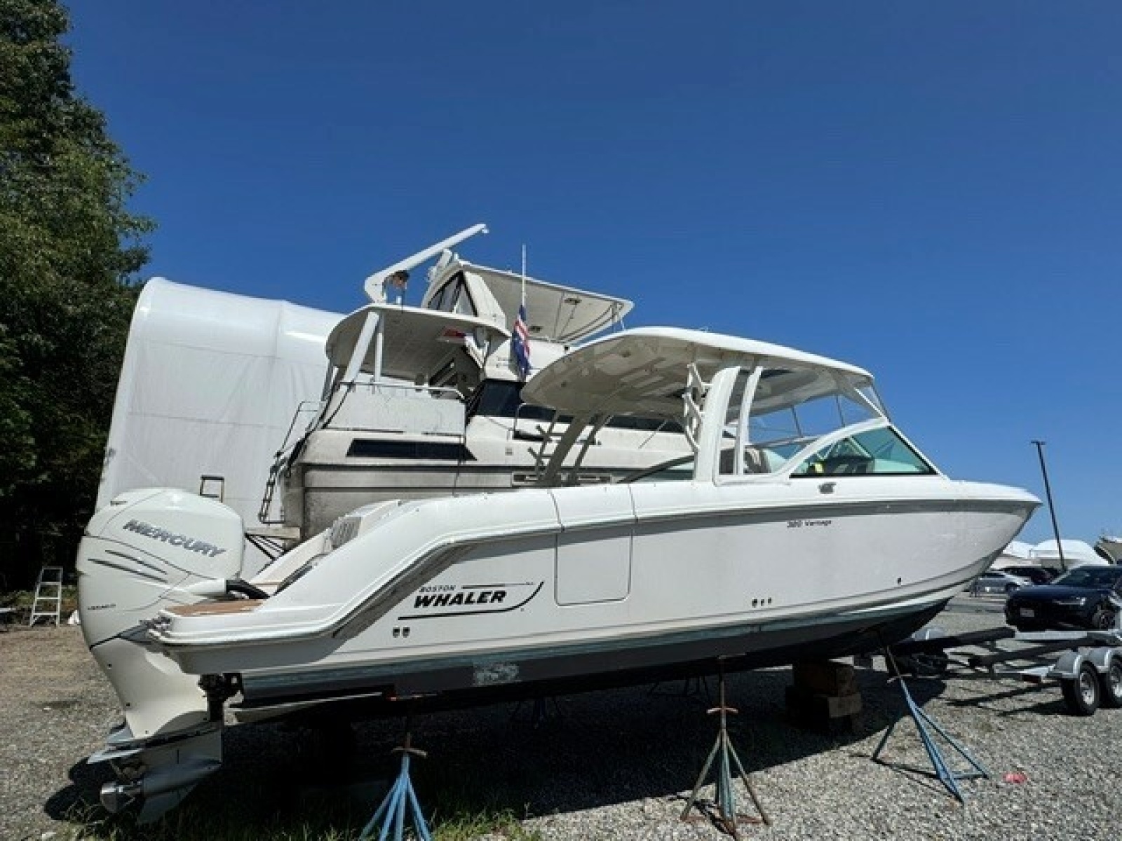 2018 Boston Whaler 320 Vantage