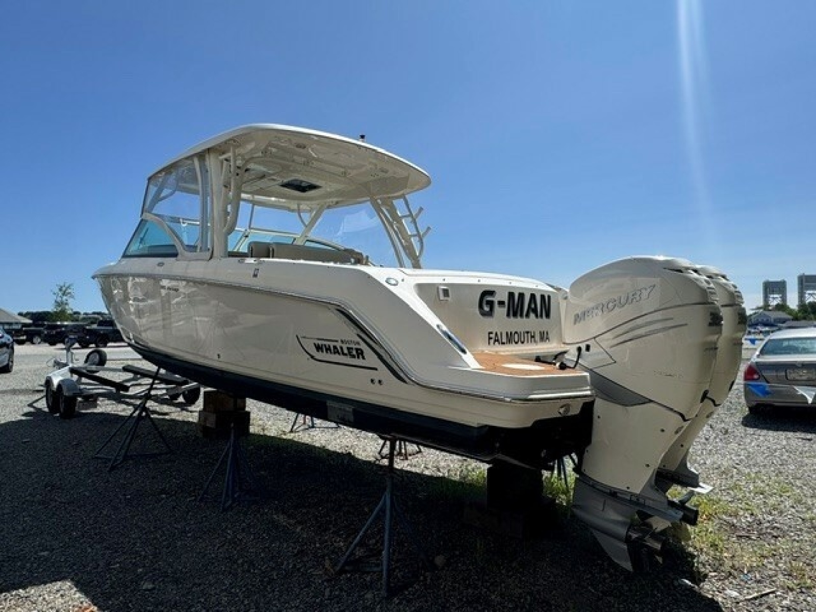 2018 Boston Whaler 320 Vantage