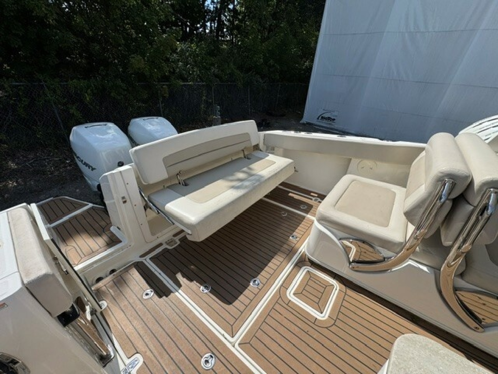Transom seating