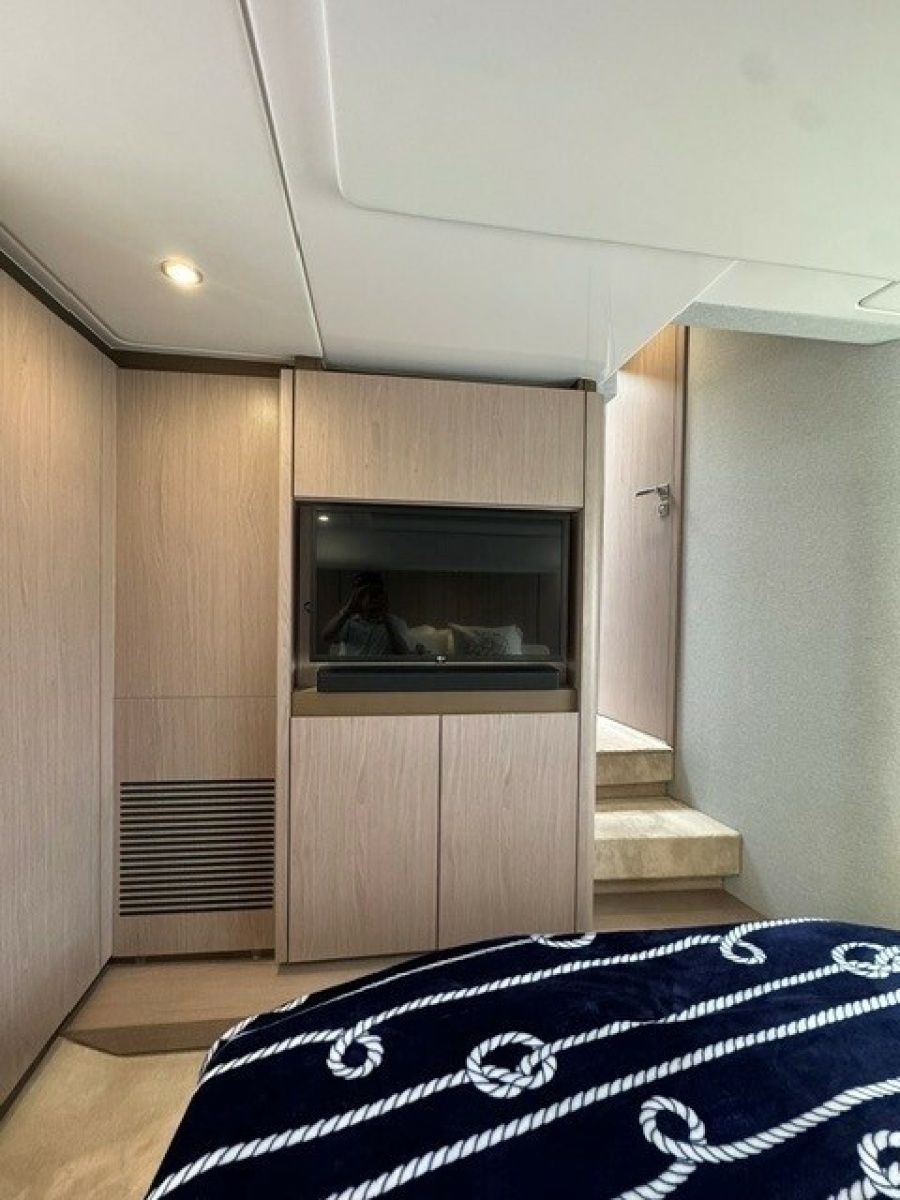 2023 Azimut 50FLY